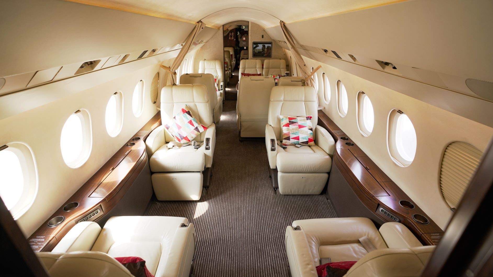 HOW MUCH LUGGAGE SPACE IS IN A PRIVATE JET?